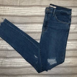 Levi’s high waisted distressed skinny jeans